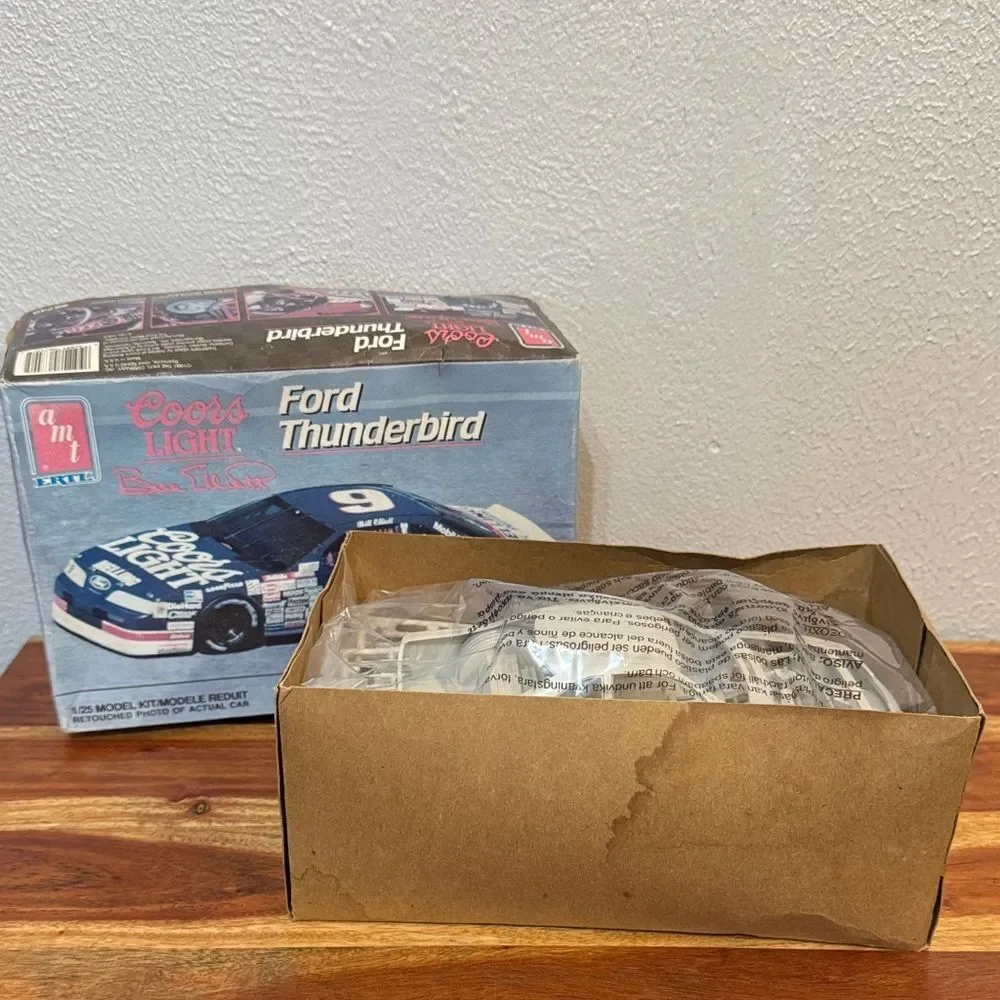 Vintage AMT ERTL 1991 Bill Elliott Coors Light Ford Thunderbird 1:25 Model Kit 9